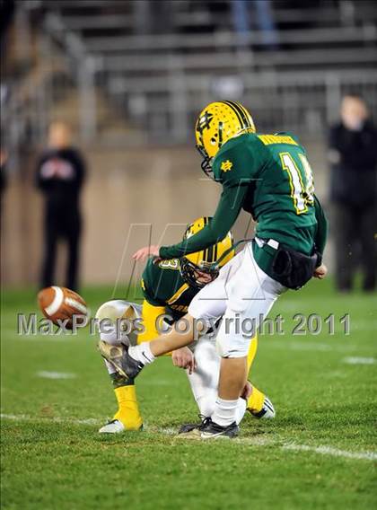 Thumbnail 3 in Cromwell vs. Holy Cross (CIAC Class S Final) photogallery.