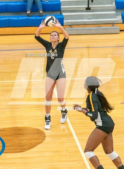 Thumbnail 3 in Avon vs Roncalli (IHSAA 4A Regional Semifinal) photogallery.