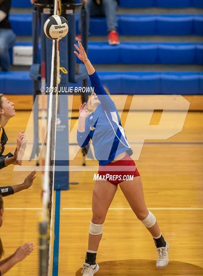 Thumbnail 2 in Avon vs Roncalli (IHSAA 4A Regional Semifinal) photogallery.