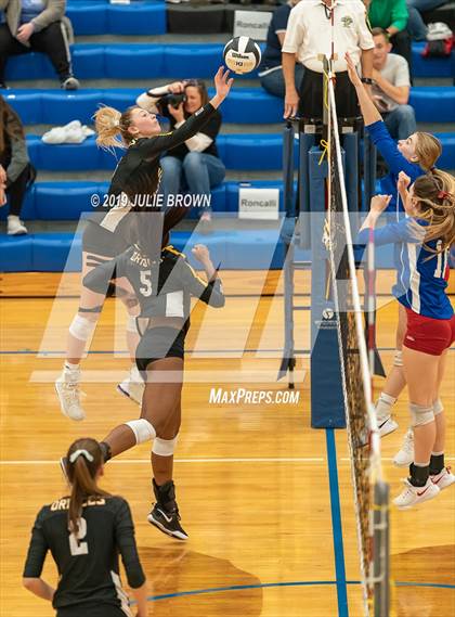 Thumbnail 3 in Avon vs Roncalli (IHSAA 4A Regional Semifinal) photogallery.