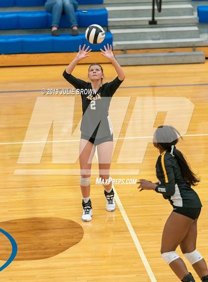 Thumbnail 2 in Avon vs Roncalli (IHSAA 4A Regional Semifinal) photogallery.