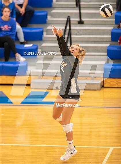 Thumbnail 1 in Avon vs Roncalli (IHSAA 4A Regional Semifinal) photogallery.