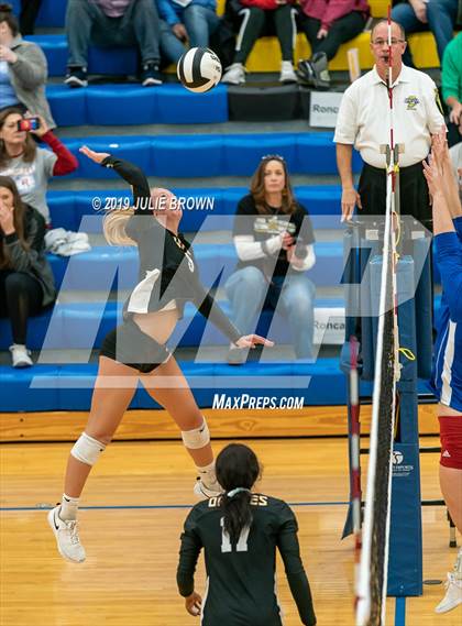 Thumbnail 1 in Avon vs Roncalli (IHSAA 4A Regional Semifinal) photogallery.