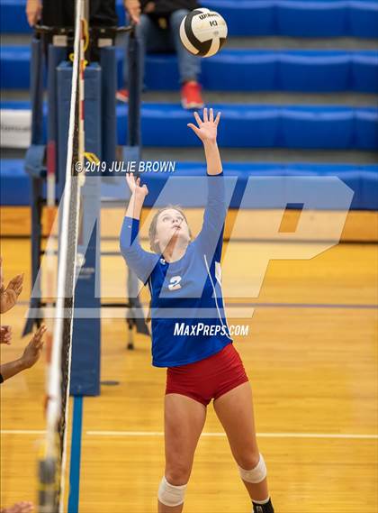 Thumbnail 1 in Avon vs Roncalli (IHSAA 4A Regional Semifinal) photogallery.