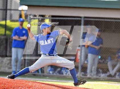 Thumbnail 3 in Jesuit @ Grant photogallery.