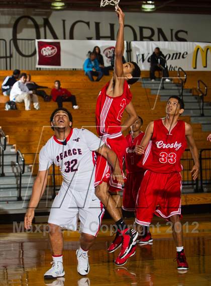 Thumbnail 1 in Pearce vs. Crosby (McDonald's Texas Invitational) photogallery.