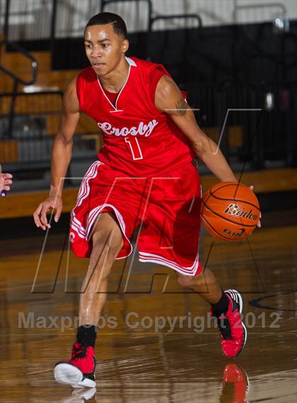 Thumbnail 1 in Pearce vs. Crosby (McDonald's Texas Invitational) photogallery.