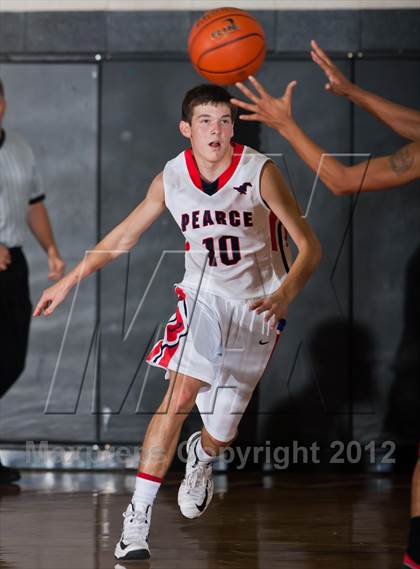 Thumbnail 1 in Pearce vs. Crosby (McDonald's Texas Invitational) photogallery.