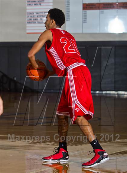 Thumbnail 2 in Pearce vs. Crosby (McDonald's Texas Invitational) photogallery.