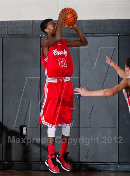Thumbnail 1 in Pearce vs. Crosby (McDonald's Texas Invitational) photogallery.