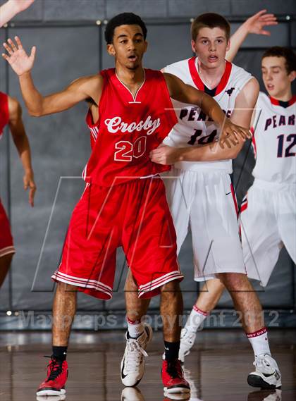 Thumbnail 2 in Pearce vs. Crosby (McDonald's Texas Invitational) photogallery.