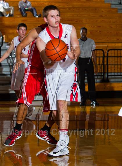 Thumbnail 1 in Pearce vs. Crosby (McDonald's Texas Invitational) photogallery.