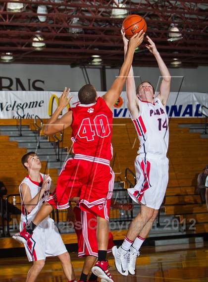 Thumbnail 3 in Pearce vs. Crosby (McDonald's Texas Invitational) photogallery.