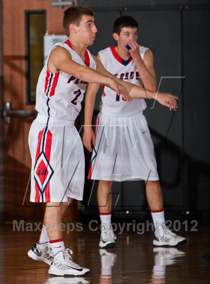 Thumbnail 2 in Pearce vs. Crosby (McDonald's Texas Invitational) photogallery.