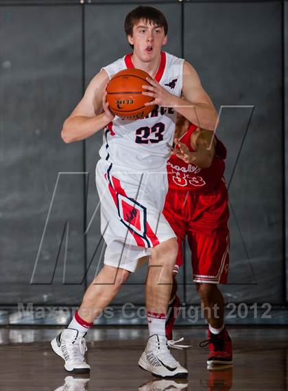 Thumbnail 3 in Pearce vs. Crosby (McDonald's Texas Invitational) photogallery.
