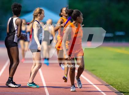 Thumbnail 2 in 2018 Loucks Games (Women's 4x400 Relay Frosh/Soph) photogallery.