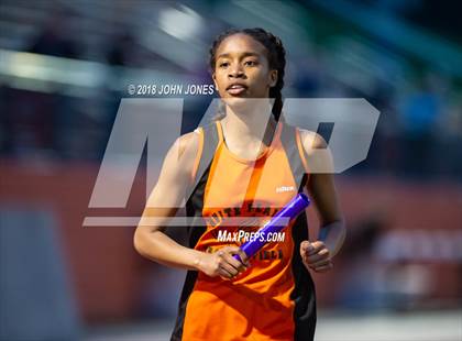 Thumbnail 1 in 2018 Loucks Games (Women's 4x400 Relay Frosh/Soph) photogallery.