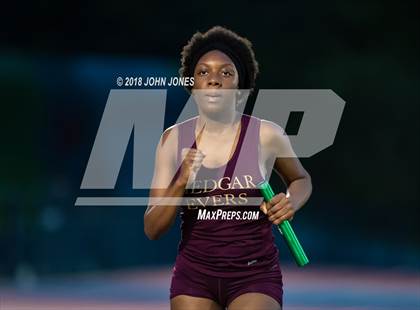Thumbnail 3 in 2018 Loucks Games (Women's 4x400 Relay Frosh/Soph) photogallery.