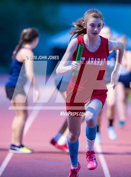 Thumbnail 2 in 2018 Loucks Games (Women's 4x400 Relay Frosh/Soph) photogallery.
