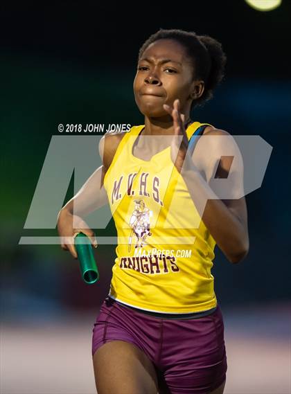 Thumbnail 1 in 2018 Loucks Games (Women's 4x400 Relay Frosh/Soph) photogallery.