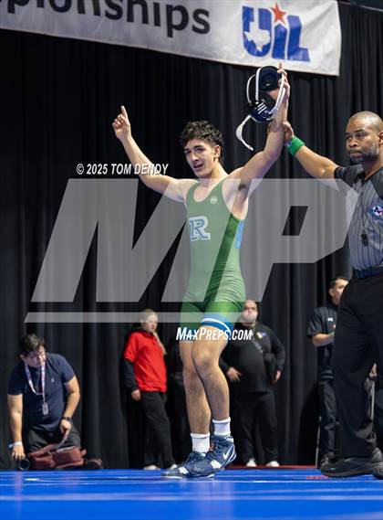 Thumbnail 2 in UIL Wrestling 5A-6A Finals (Round 4) photogallery.