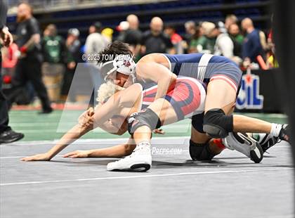 Thumbnail 3 in UIL Wrestling 5A-6A Finals (Round 4) photogallery.