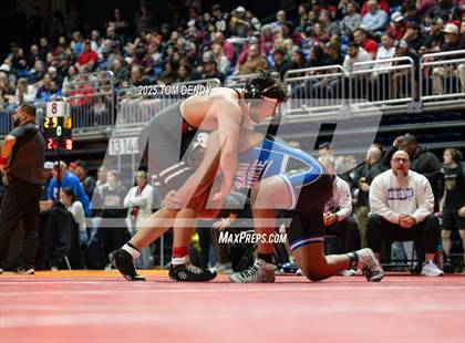 Thumbnail 1 in UIL Wrestling 5A-6A Finals (Round 4) photogallery.