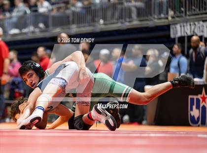 Thumbnail 3 in UIL Wrestling 5A-6A Finals (Round 4) photogallery.