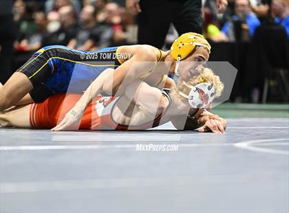 Thumbnail 3 in UIL Wrestling 5A-6A Finals (Round 4) photogallery.