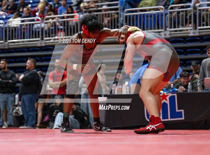 Thumbnail 2 in UIL Wrestling 5A-6A Finals (Round 4) photogallery.