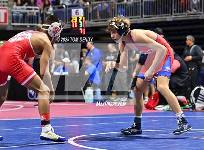 Thumbnail 2 in UIL Wrestling 5A-6A Finals (Round 4) photogallery.