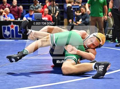 Thumbnail 3 in UIL Wrestling 5A-6A Finals (Round 4) photogallery.