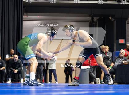 Thumbnail 1 in UIL Wrestling 5A-6A Finals (Round 4) photogallery.