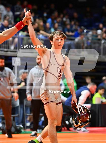 Thumbnail 1 in UIL Wrestling 5A-6A Finals (Round 4) photogallery.
