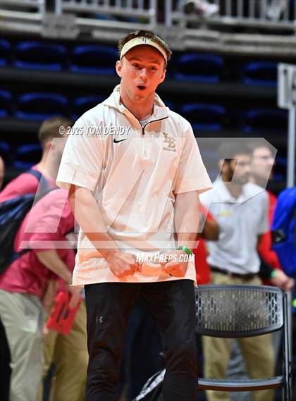 Thumbnail 2 in UIL Wrestling 5A-6A Finals (Round 4) photogallery.