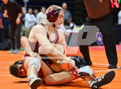 Thumbnail 2 in UIL Wrestling 5A-6A Finals (Round 4) photogallery.