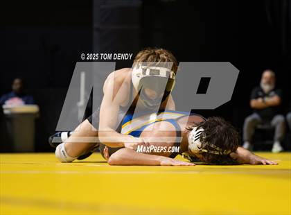 Thumbnail 2 in UIL Wrestling 5A-6A Finals (Round 4) photogallery.