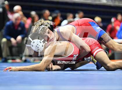 Thumbnail 3 in UIL Wrestling 5A-6A Finals (Round 4) photogallery.