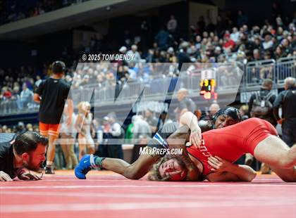 Thumbnail 1 in UIL Wrestling 5A-6A Finals (Round 4) photogallery.