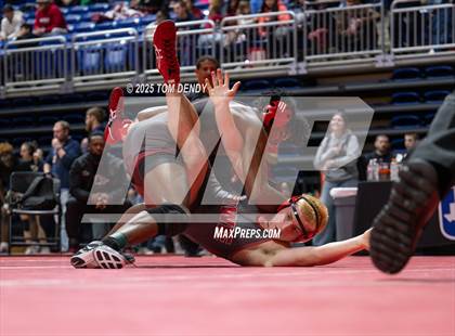 Thumbnail 3 in UIL Wrestling 5A-6A Finals (Round 4) photogallery.