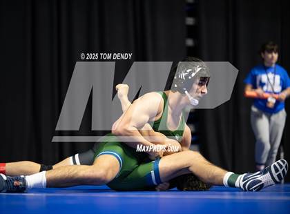 Thumbnail 3 in UIL Wrestling 5A-6A Finals (Round 4) photogallery.
