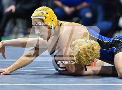 Thumbnail 3 in UIL Wrestling 5A-6A Finals (Round 4) photogallery.