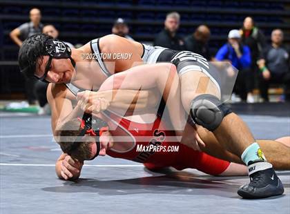 Thumbnail 2 in UIL Wrestling 5A-6A Finals (Round 4) photogallery.