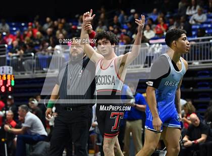 Thumbnail 3 in UIL Wrestling 5A-6A Finals (Round 4) photogallery.