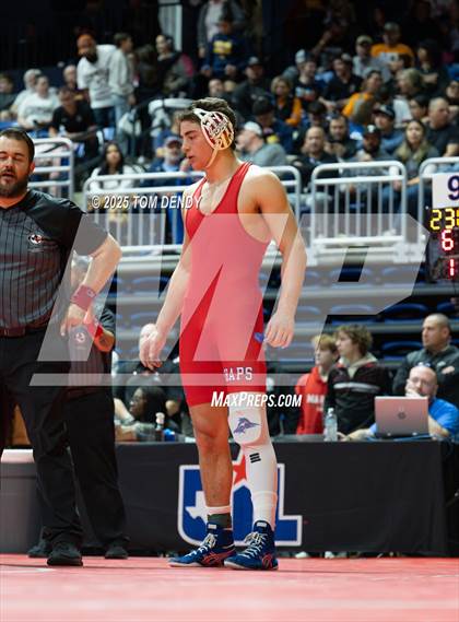 Thumbnail 1 in UIL Wrestling 5A-6A Finals (Round 4) photogallery.