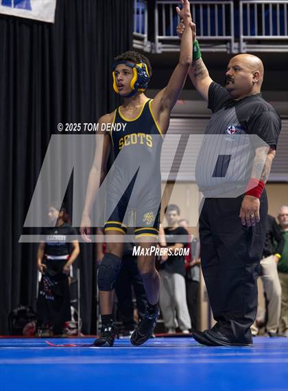 Thumbnail 3 in UIL Wrestling 5A-6A Finals (Round 4) photogallery.