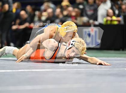 Thumbnail 2 in UIL Wrestling 5A-6A Finals (Round 4) photogallery.