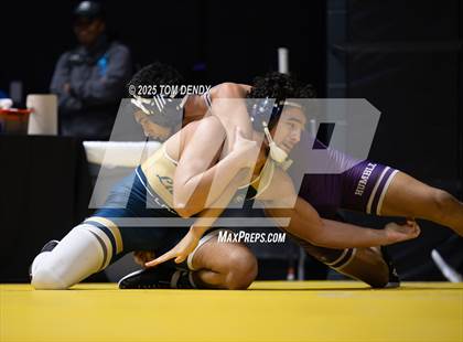 Thumbnail 3 in UIL Wrestling 5A-6A Finals (Round 4) photogallery.