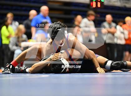 Thumbnail 3 in UIL Wrestling 5A-6A Finals (Round 4) photogallery.