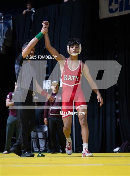Thumbnail 2 in UIL Wrestling 5A-6A Finals (Round 4) photogallery.